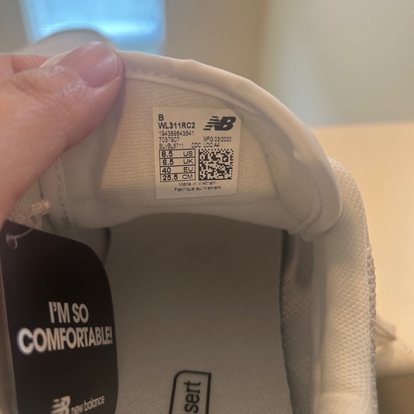 New Balance Women’s WL311RC2 Sneakers - New Condition - Picture 7 of 8